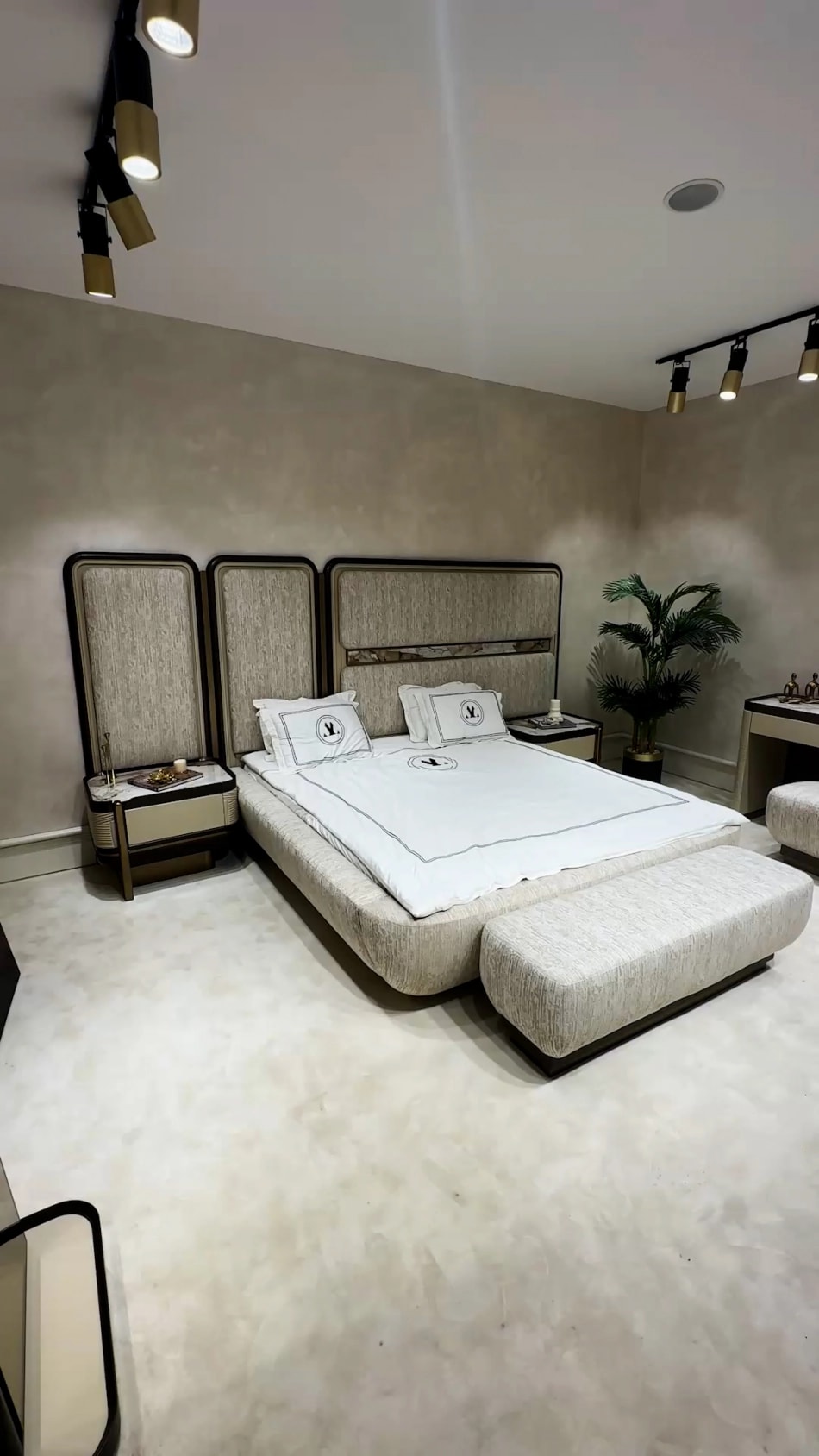 Pat KANO MZZ